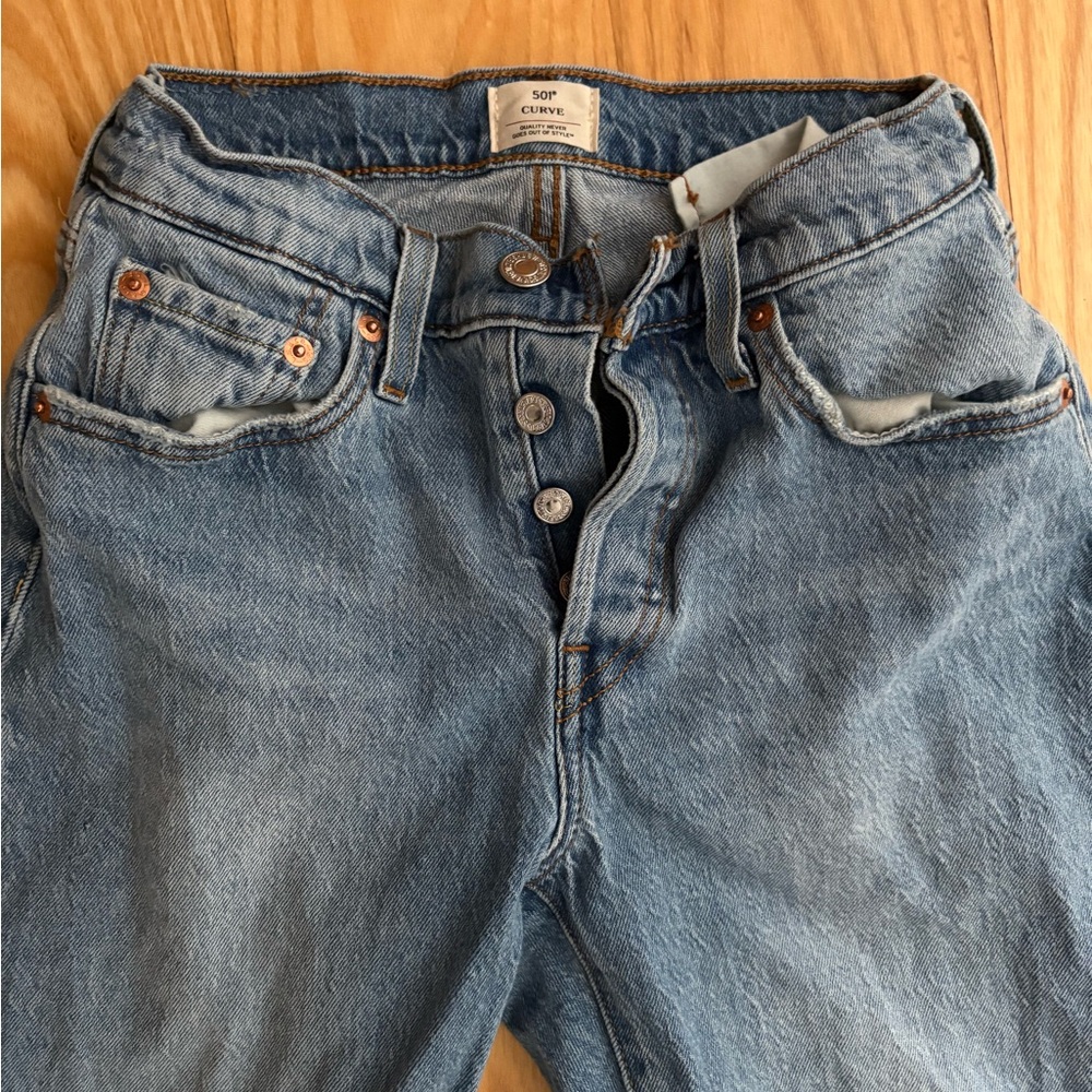 501 Curve Levi's Women's High Rise Denim Jeans - Classic Blue